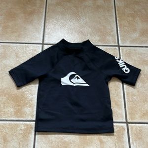 Quiksilver 2T rash guard